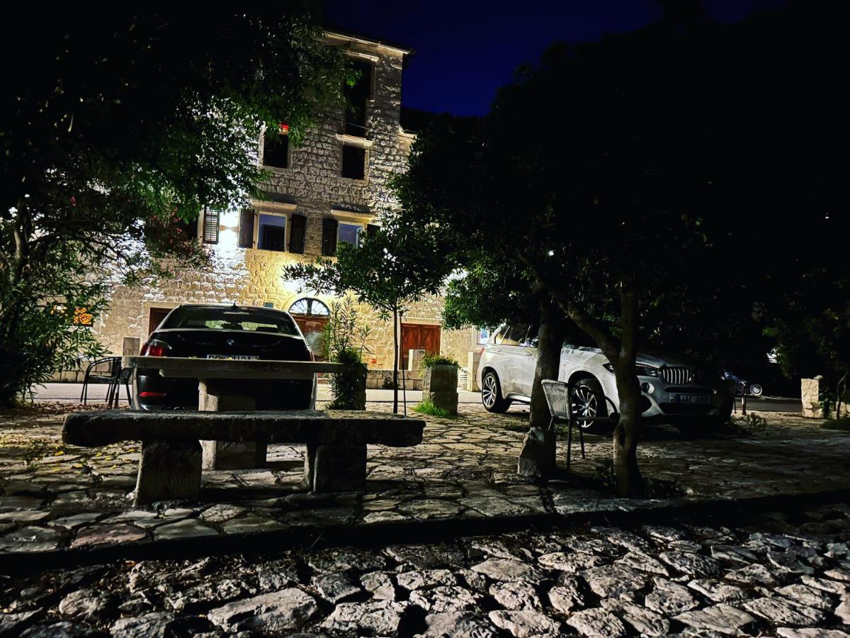 Villaoldmariner Prčanj エクステリア 写真